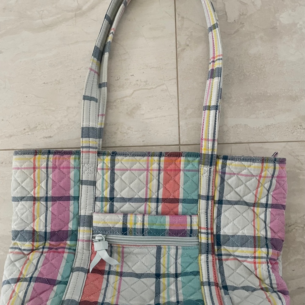 Vera Bradley plaid/quilted purse. Excellent condition.